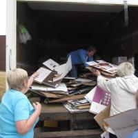 filling-the-recycling-truck